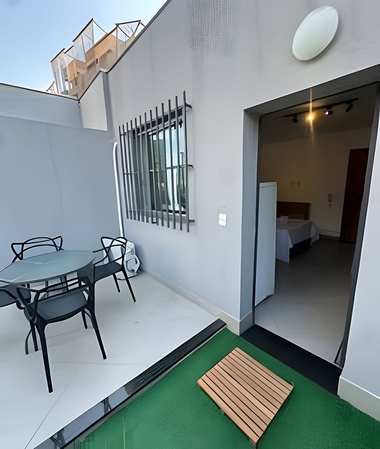 Lhama Studio com área privativa!