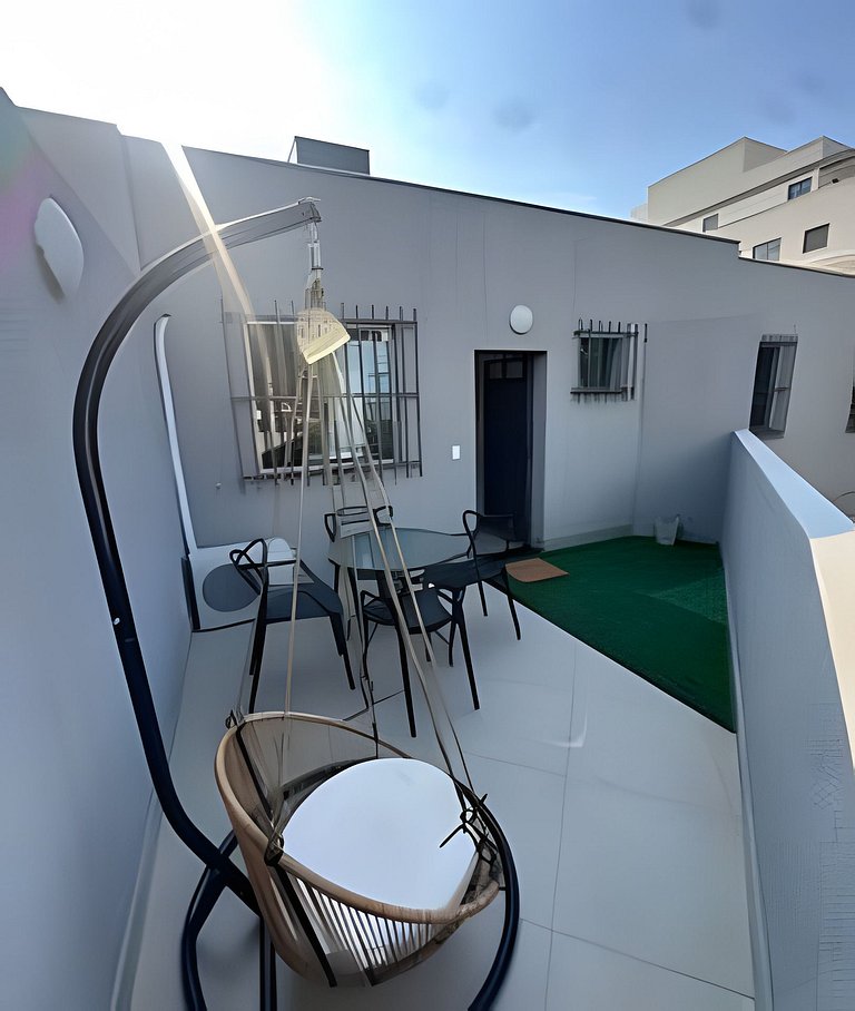 Lhama Studio com área privativa!